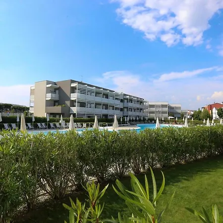 Magica Immobiliare - Laguna Park 2/10/5 Apartment *
